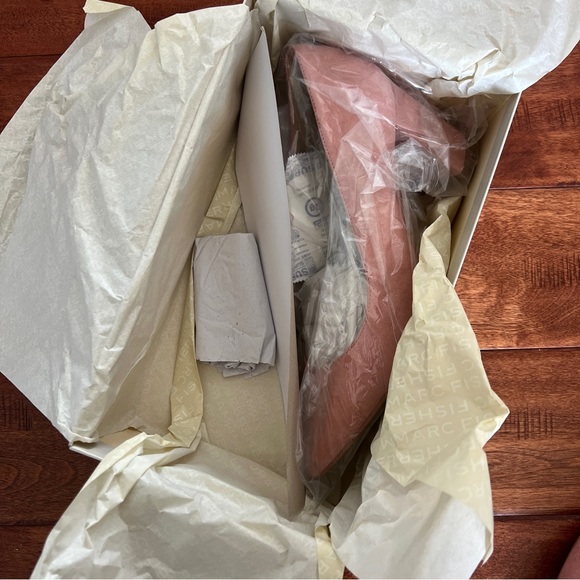 MARC FISHER Claire Light Blush Pink Suede Pointed Toe Pump Genuine Leather 9.5M - Picture 8 of 8